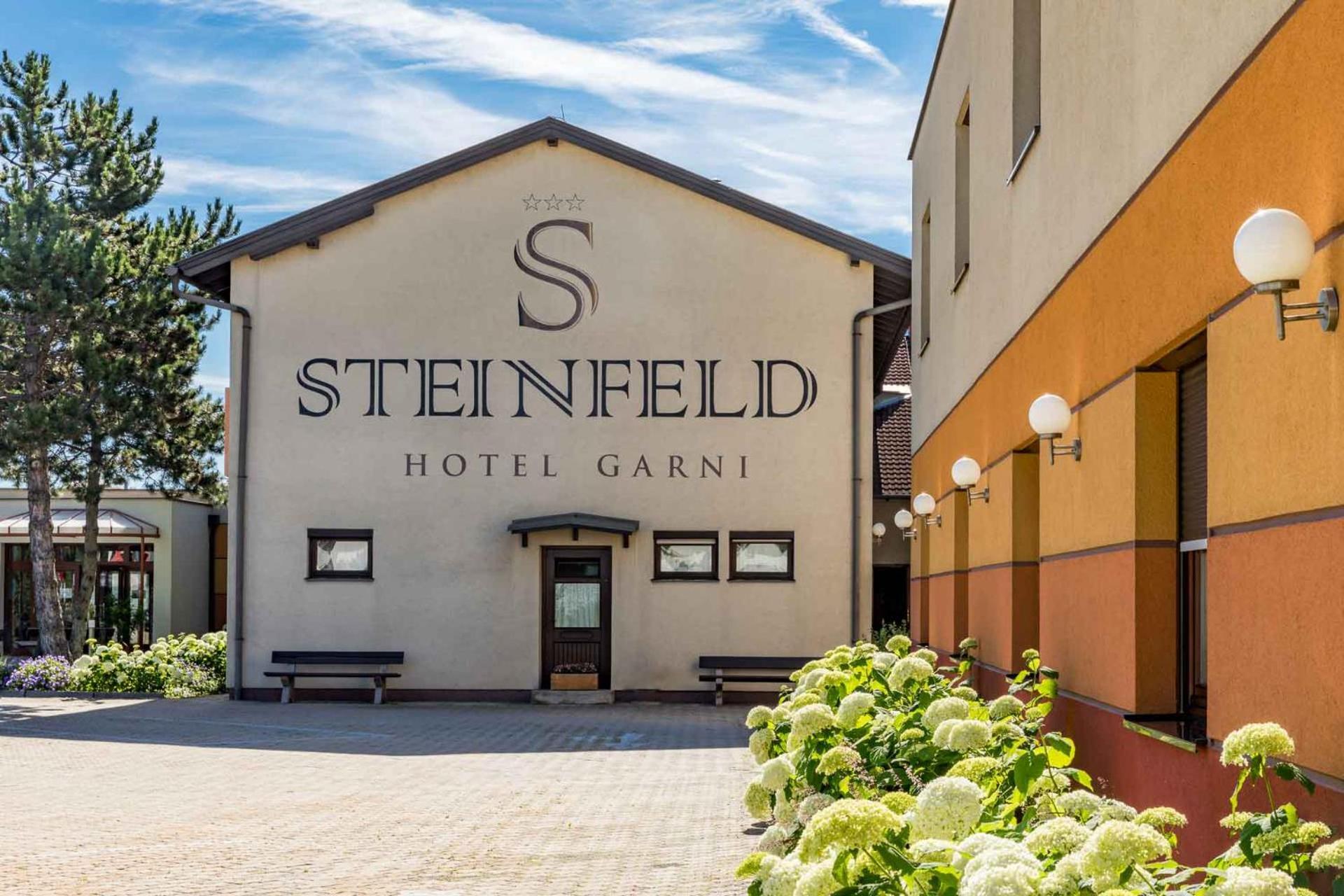 Hotel Garni Steinfeld Wiener Neustadt Exterior foto